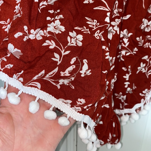 short floral flowy shorts - Picture 2 of 3